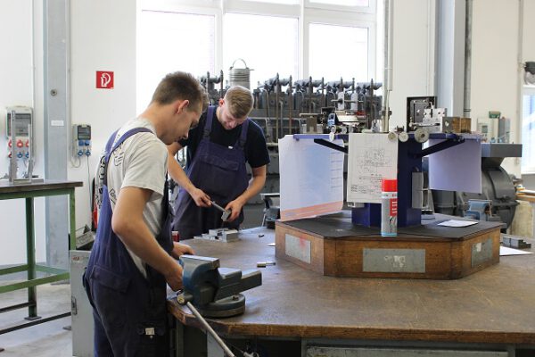 Ausbildung Industriemechaniker in Emden
