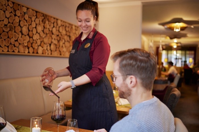 Auszubildende im Schokoladenhotel